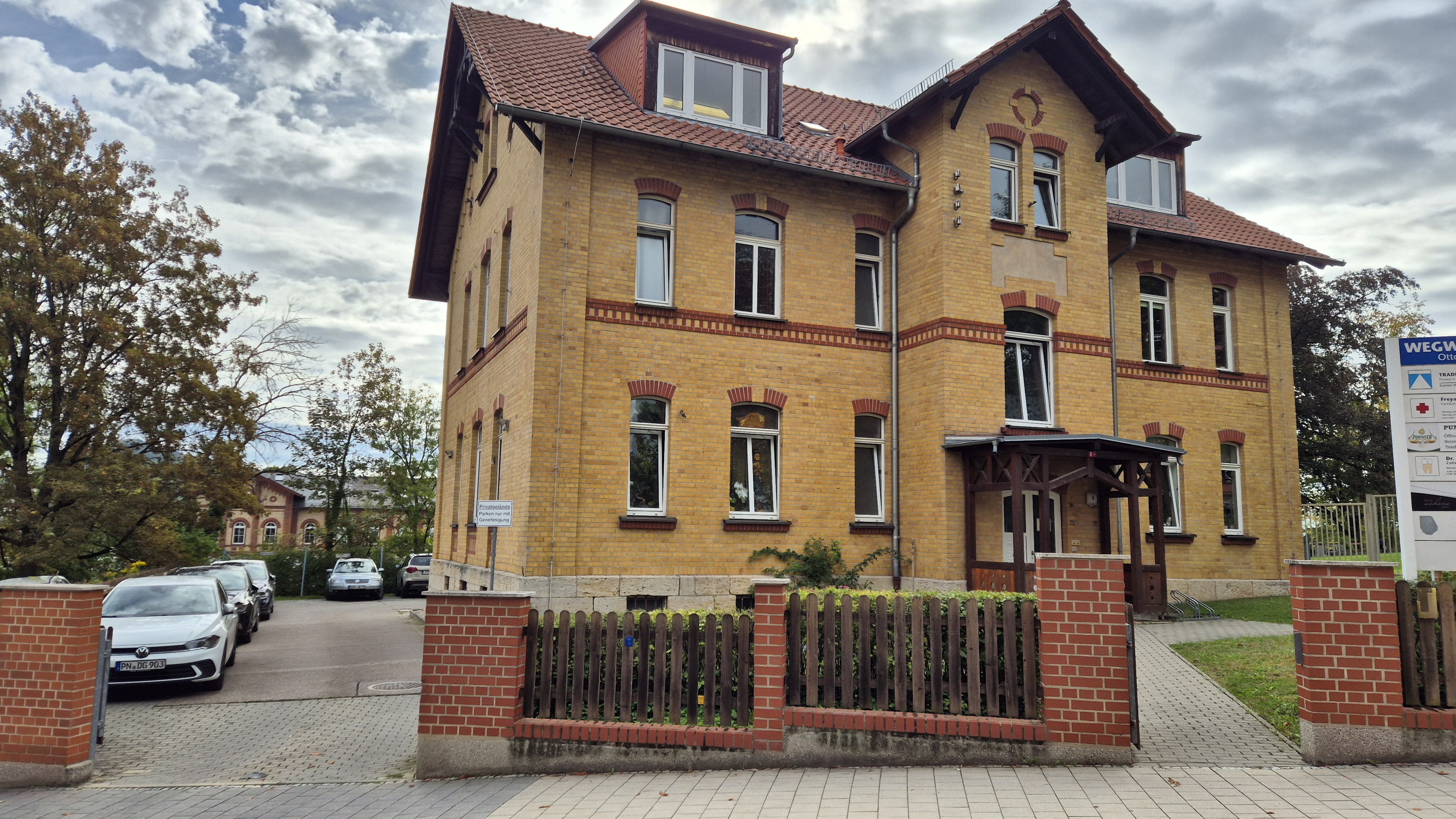 PUNWISA Studio Au&szlig;enansicht und Eingang